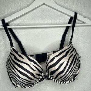 Gorgeous maiden form smooth texture zebra print criss cross push-up bra